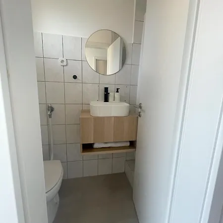 Apartman - Zentral & Ruhig Mit Balkon *